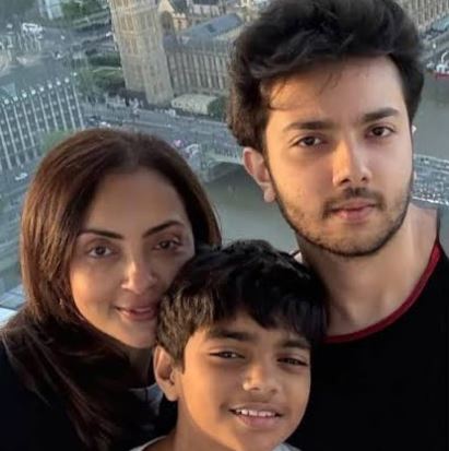 Nirvaan Khan Biography
