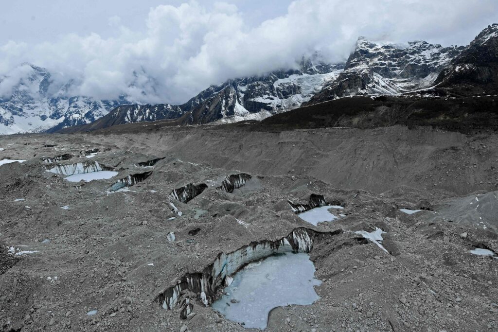 Himalayan Glaciers Are Collapsing
