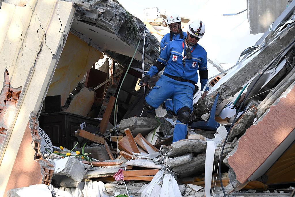 7.4-Magnitude Earthquake Hits Colombia